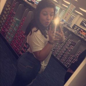 Meet your Posher, Alyssa